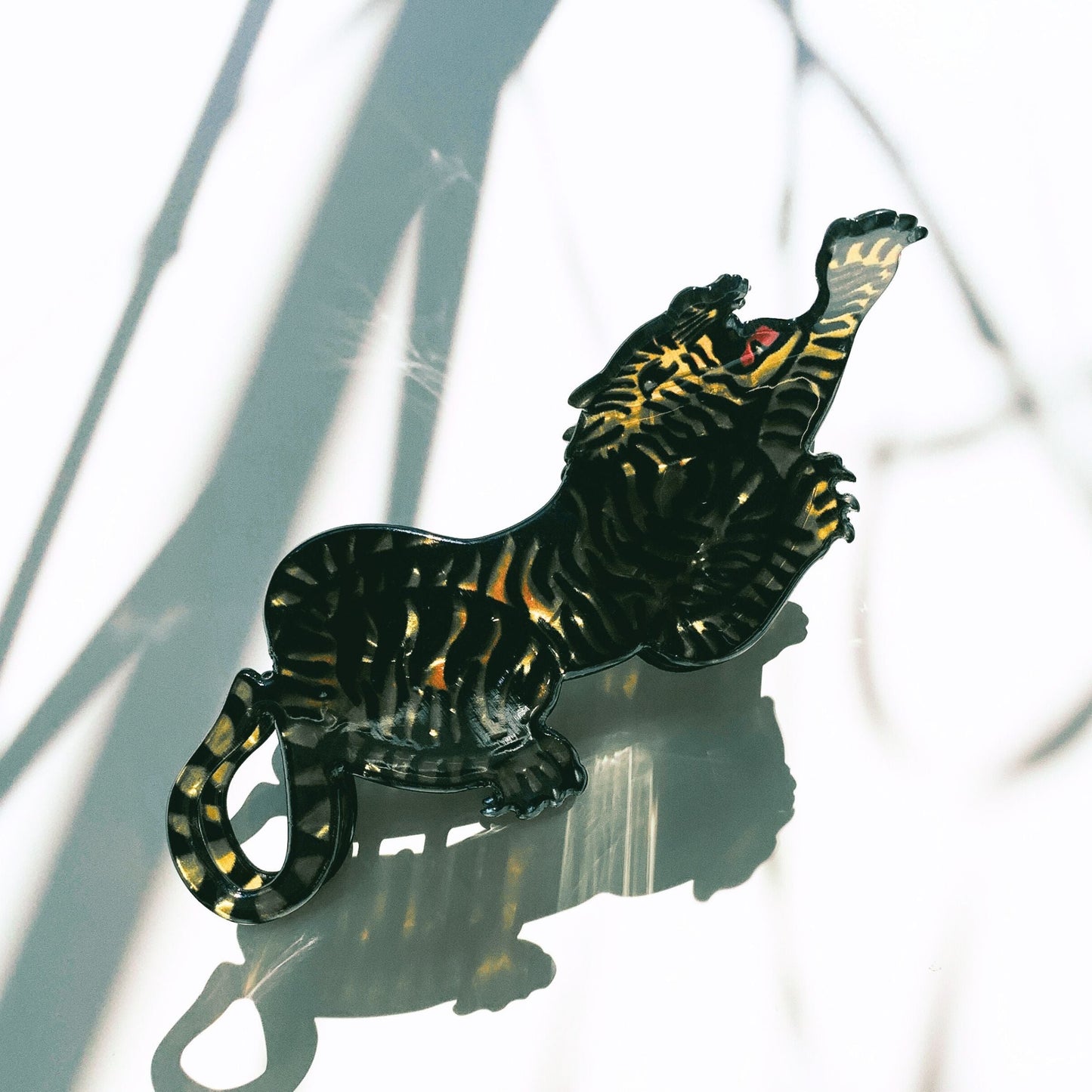 "Attack" Style Tiger Hair Clip | Claw Clip in Velvet Travel Bag