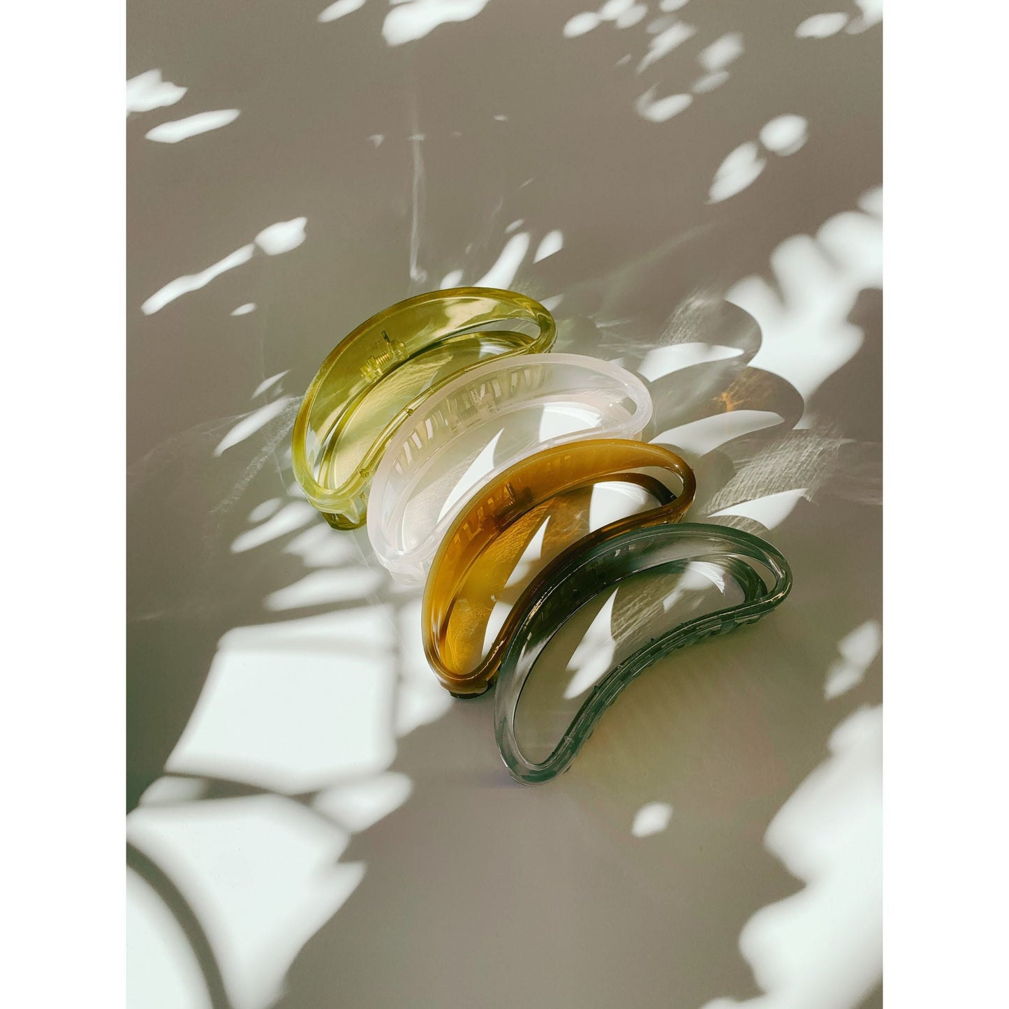 The Bean Hair Claw in Crystal | Claw Clip in Velvet Travel Bag