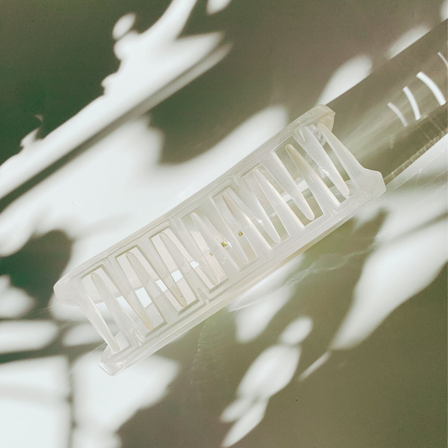 The Bean Hair Claw in Crystal | Claw Clip in Velvet Travel Bag