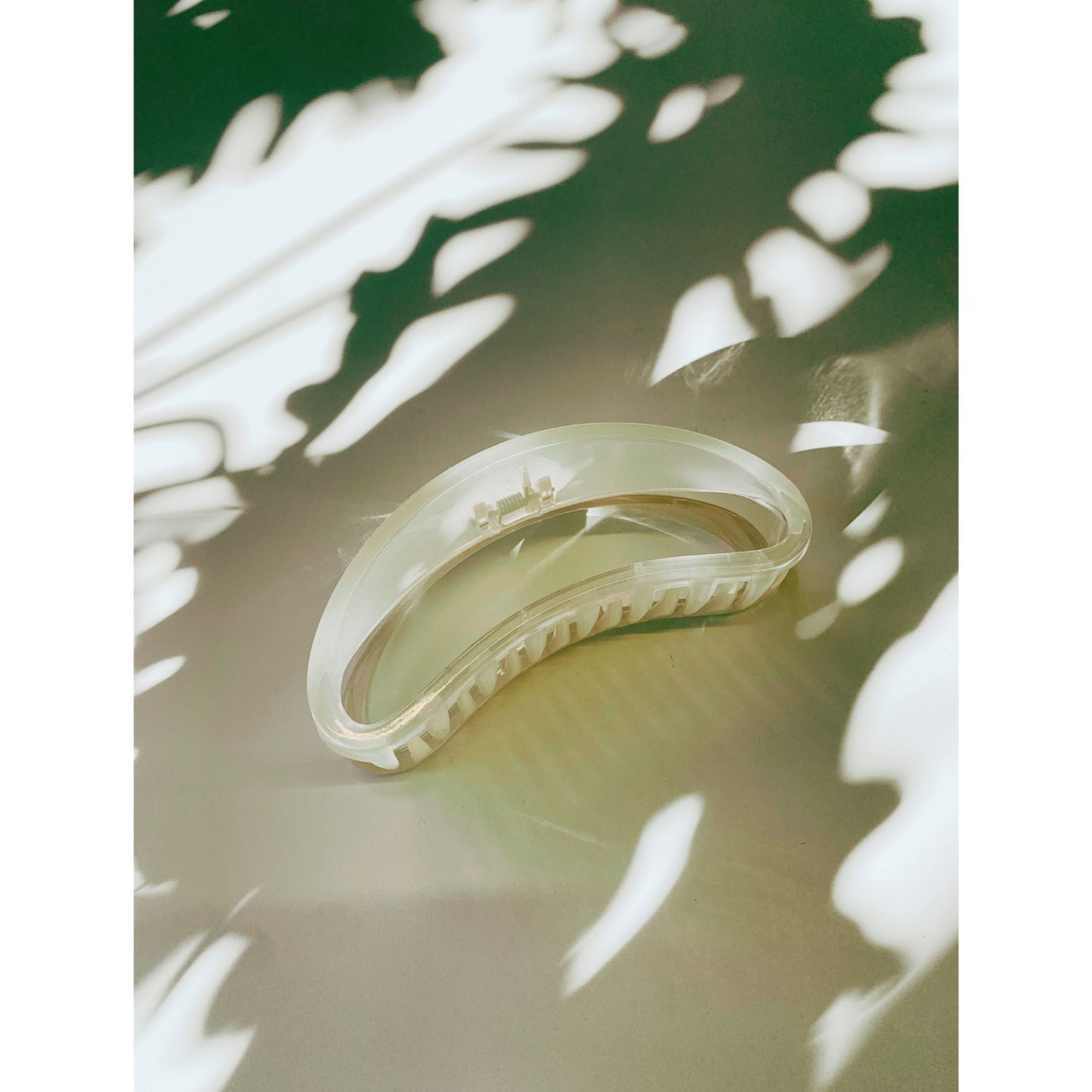 The Bean Hair Claw in Crystal | Claw Clip in Velvet Travel Bag