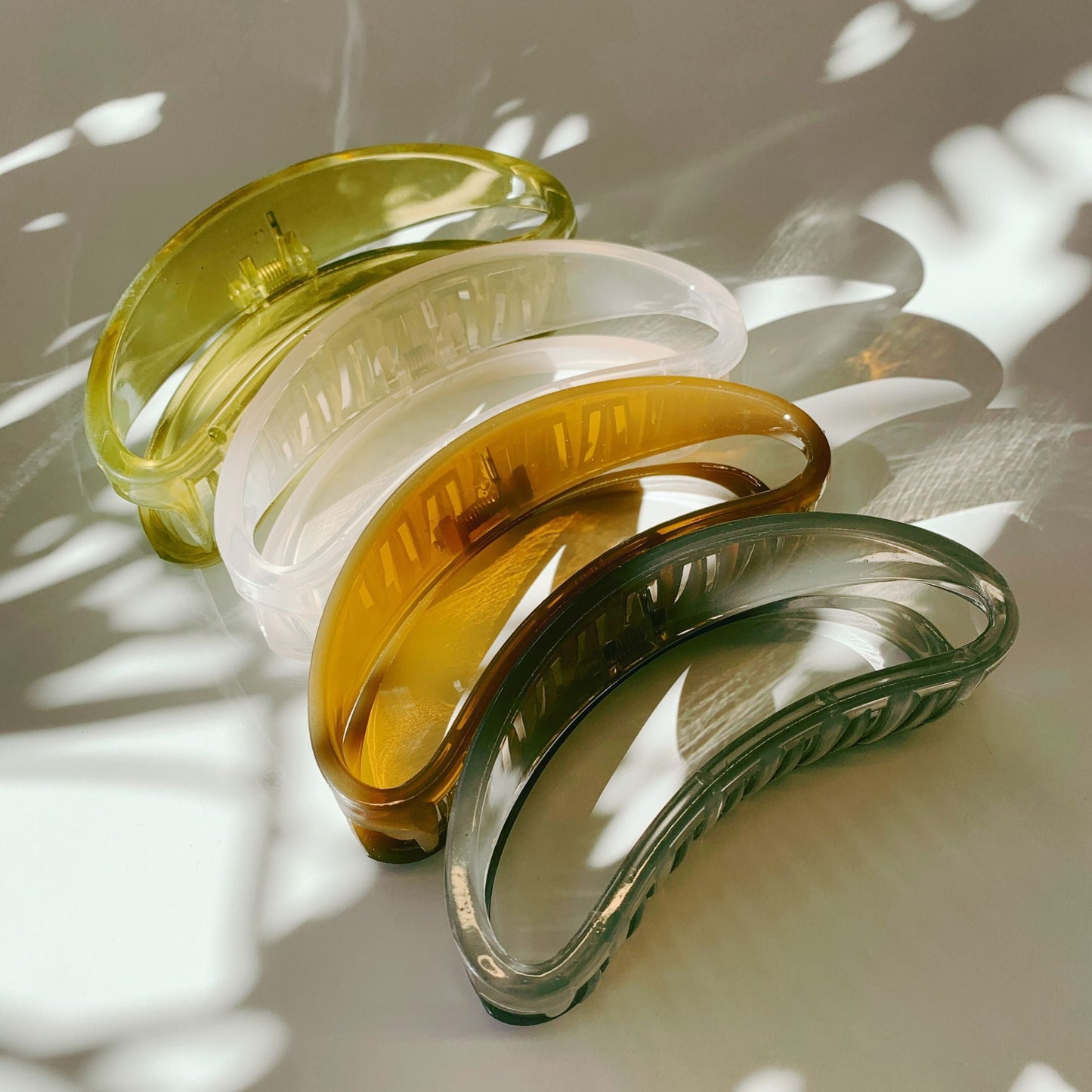 The Bean Hair Claw in Crystal | Claw Clip in Velvet Travel Bag