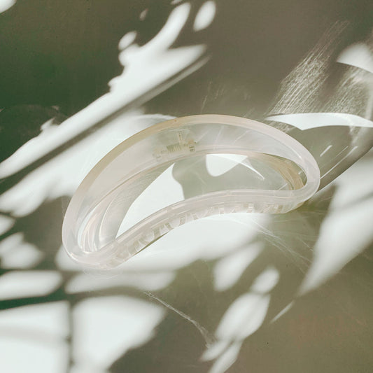 The Bean Hair Claw in Crystal | Claw Clip in Velvet Travel Bag