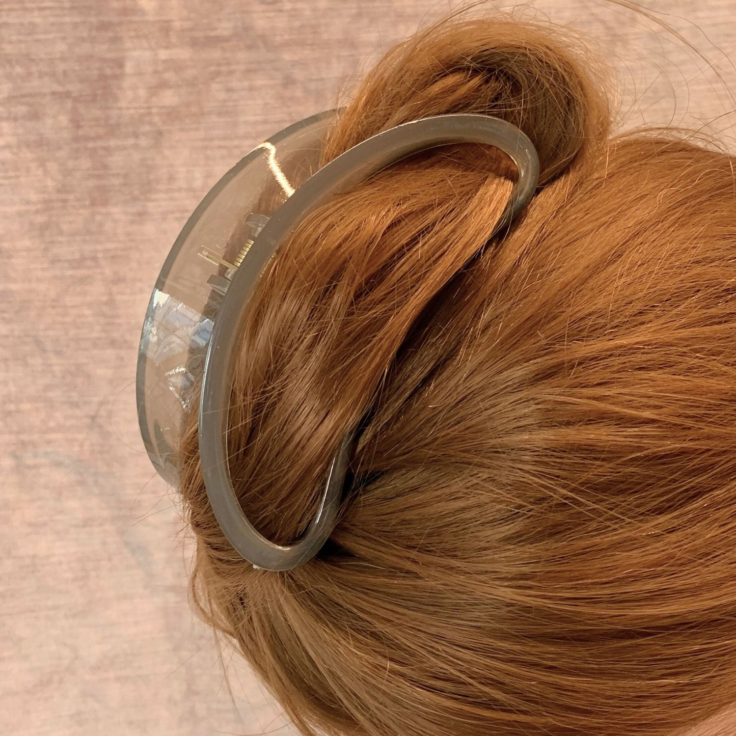 The Bean Hair Claw in Smoke | Claw Clip in Velvet Travel Bag